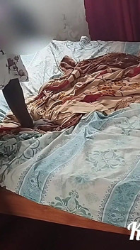 Gerçek Afrika ev yapımı çiftler yatakta çıplak eğleniyor