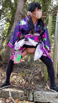 No.132 Playing in the Fields While Wearing a Kimono