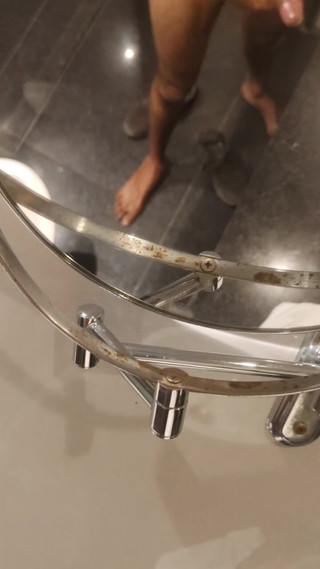 BlondeTroubleshootor: Hotelkamer video massag van grote pik wauw ik geniet ervan