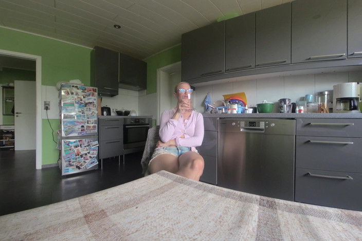 BlondeHexe VR: Former College Friend Lets You Do It!