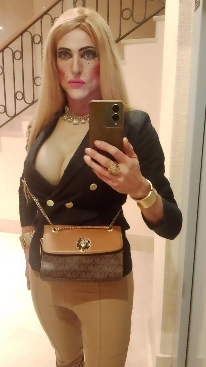 Tatiana Zorrita: 3 남겨짐