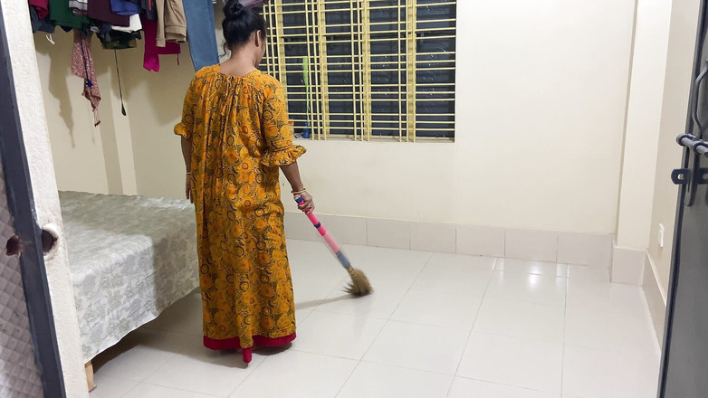 SAFI TV: Ik omhelsde de meid in mijn huis en begon te...