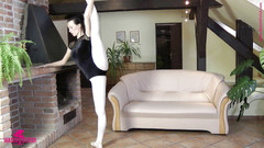 Watch4fetish: Flexibilní balerína cvičí