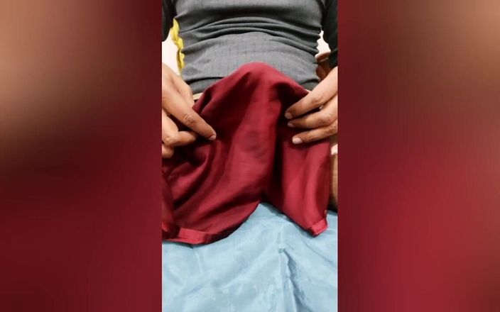 Satin And Silky: Атласний шовк мастурбує порно - розтирання голови члена з атласним шовковистим бордовим костюмом медсестри (84)