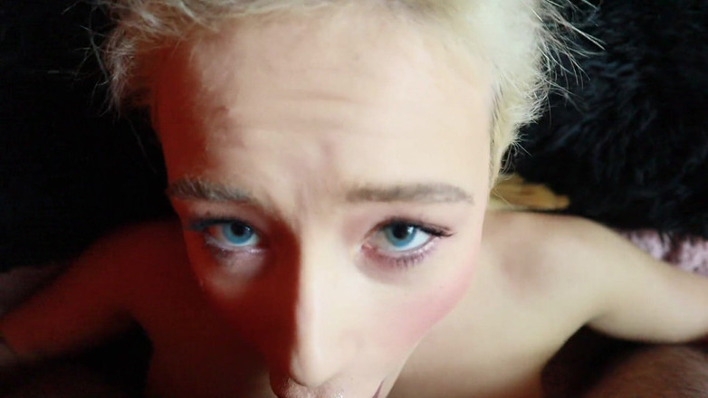 AnnaReyBlonde: Đụ mặt đi. Tóc vàng được bắn tinh lên mặt với niềm...