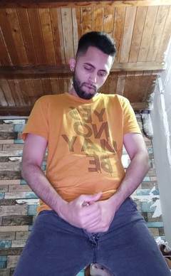 Camilo Brown: Masturbare cu scuipat înainte de culcare