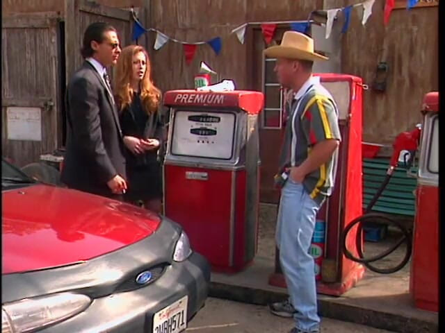 Cumming Soon: Cowboy Dungaree o fute pe soția sexy a unui bărbat...