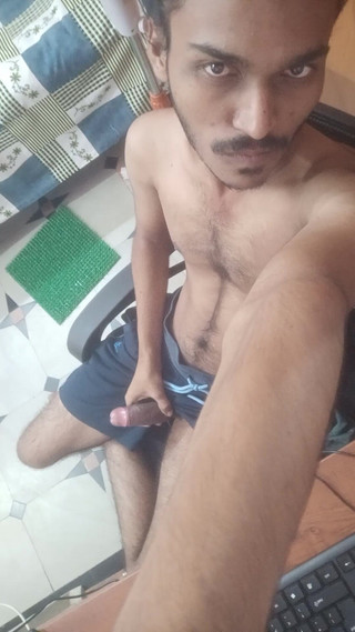 Suhas: फ्लेक्स मास्टरबेशन