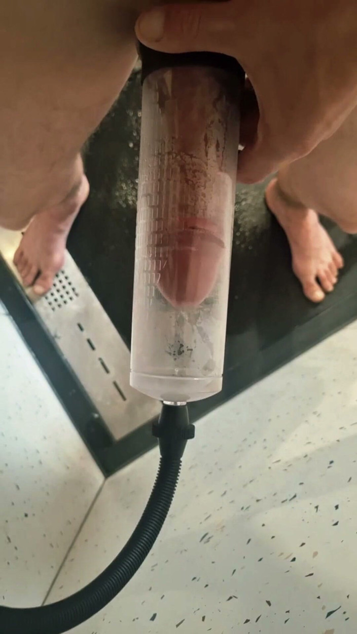 Spacey Dimka: Playing with the Pump