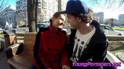Young Pornstars: jora sarak par baithak kar raha hai aur chudaee ke...