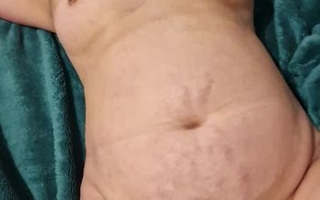 Fingering Anal and Cumshot on Hairy Mature Mom