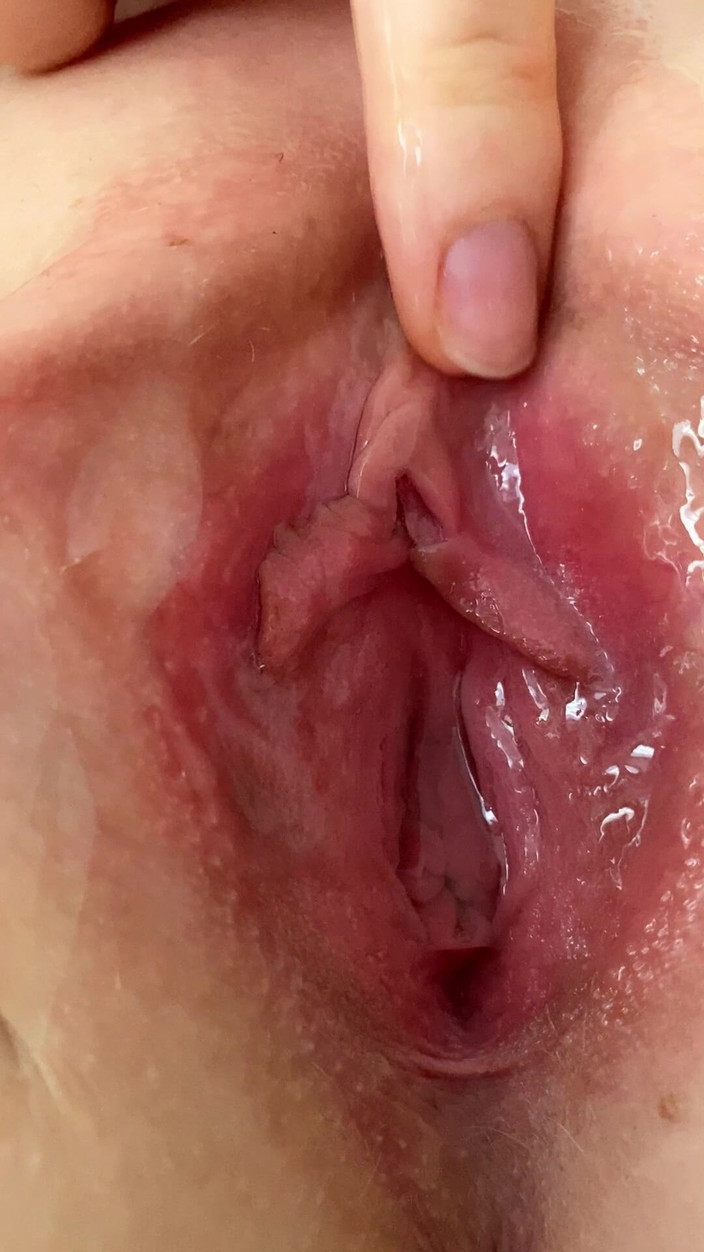 AmyHi: Extremo de cerca mojado coño y clítoris orgasmo