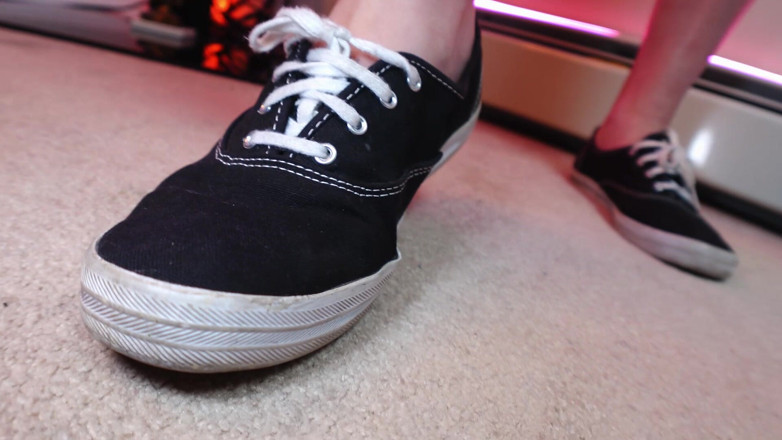 Evelyn Rouge: Riesin kleiner mann domina sneaker fußfetisch 1080p