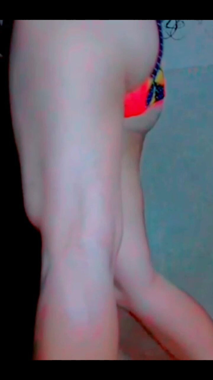 TricolorMusic3: Vreau sex foarte mult, îmi doresc în fiecare zi, dar ce pot...
