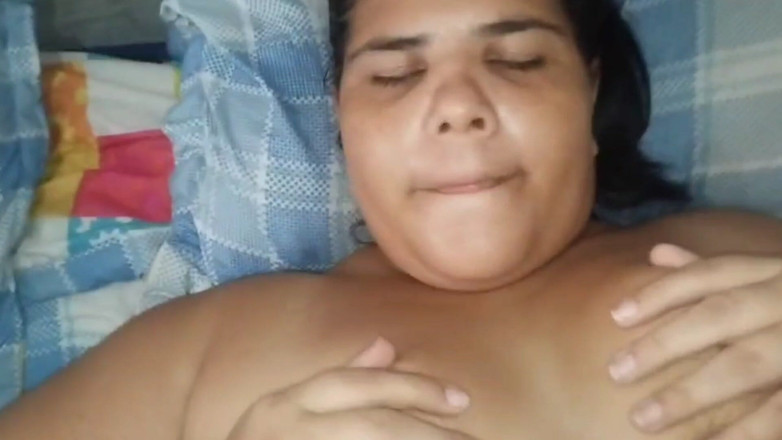 Adribella69: Вітчим знаходить мене в ліжку, і він не може бачити мою велику дупу, він закінчує тим, що трахає мене, поки я не досягну смачності