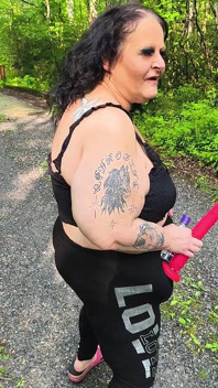 Mamma knullar inte en annan kuk i skogen jag lovar att vara bra