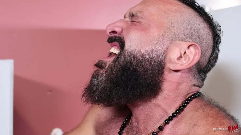 Chi Chi La Raw: 屈服于奶油罪