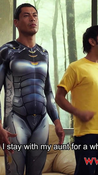 Prsatá MILFka a Sexuální Cyborg. Kari Cachonda