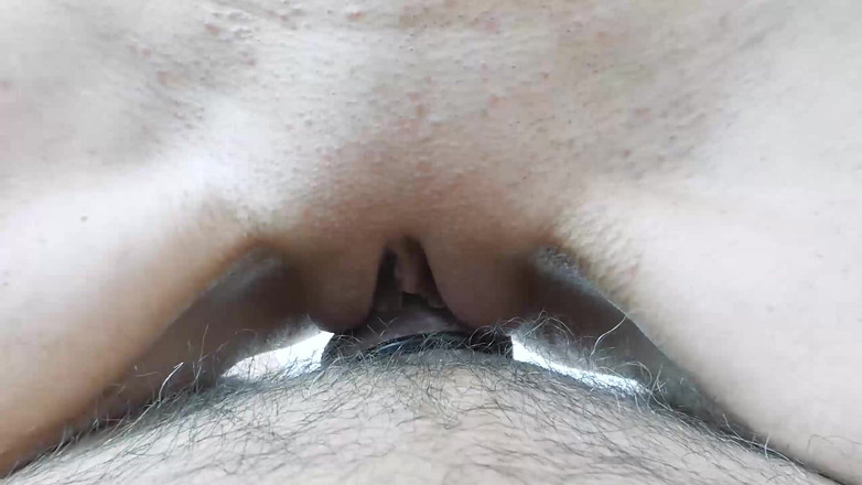 squirtqueen_XH: Aku muncrat tapi dia duduk di kontolku yang bergeliat dan...