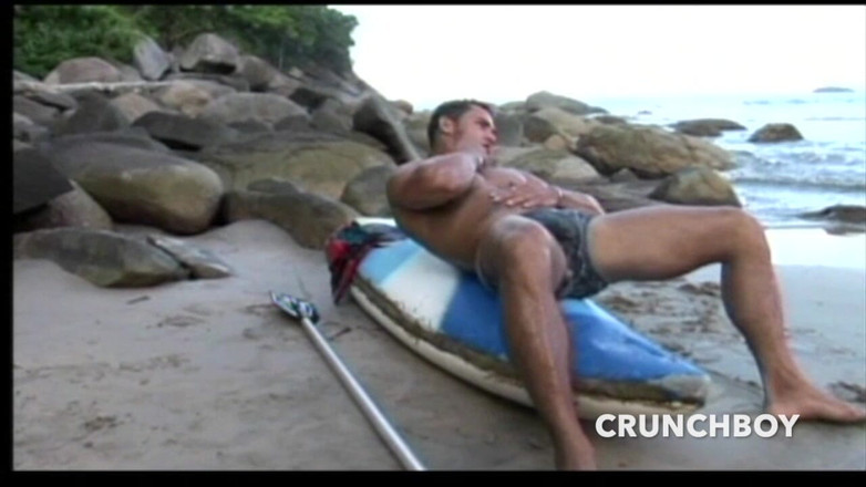 Gaybareback: Plajda halka açık yerde üç kişi için iyi bir plan