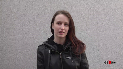 GangBang-Dream: Malá Alexa v 1. creampie gangbangu