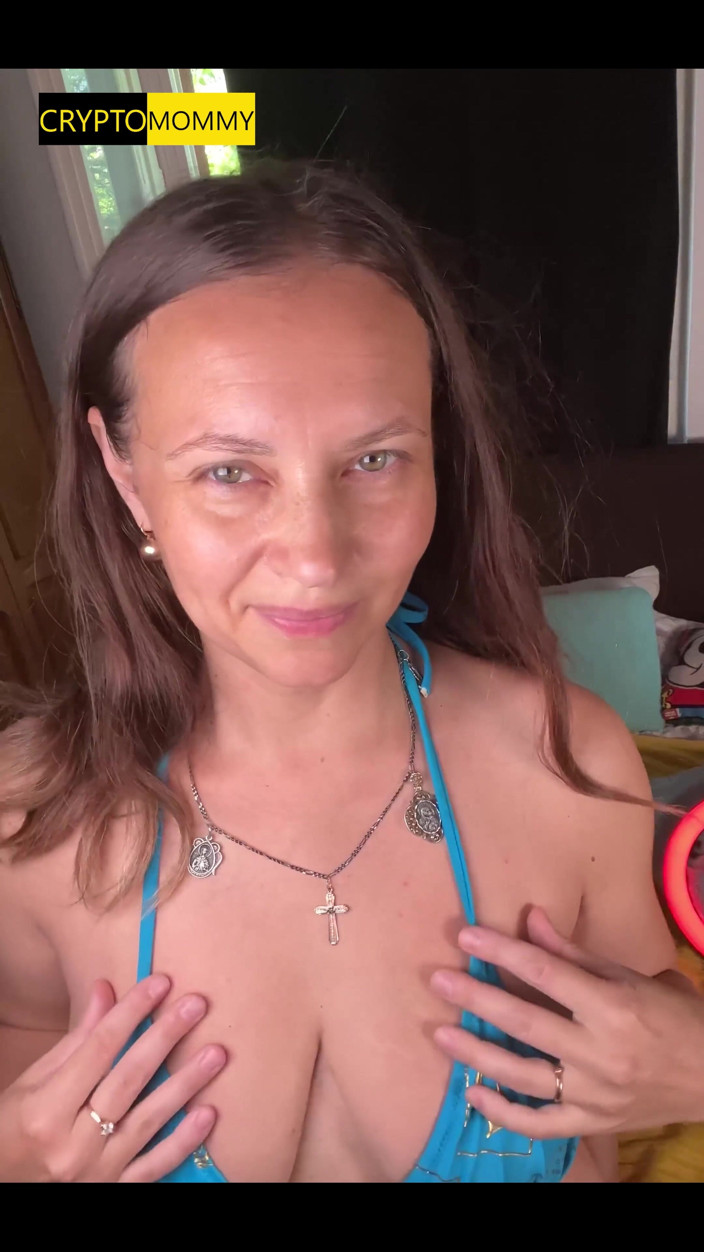 Crypto Mommy: Gooner Snack 2