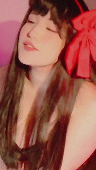 Merry Christmas! Miss Ukii Sends You a Hug!