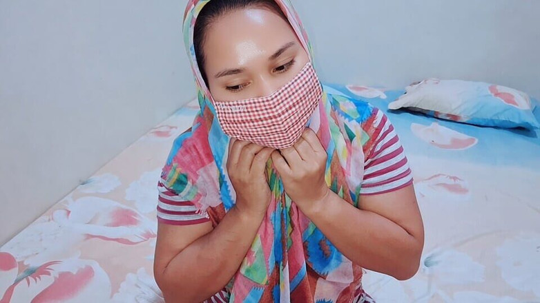 Pasutri indo: Percakapan Ngentot Di Sebutin Nama Suaminya Sambil Jilat Memek Dan...