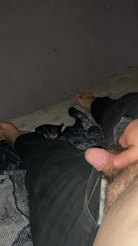 Menikmati Zakar Saya Pada Waktu Malam