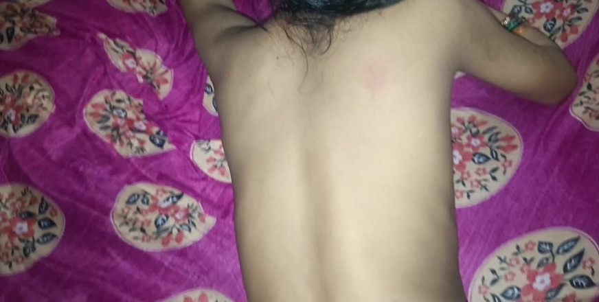 RAKP355: Eerste keer Indisch mooi meisje seksvideo