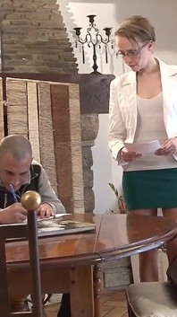 Ein student sodomisiert seine milf und seine geile hauslehrerin
