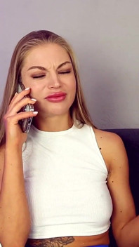 Stříkací orgasmus a obrovská creampie jí roztaví mozek - její výkřiky slyšelo celé město