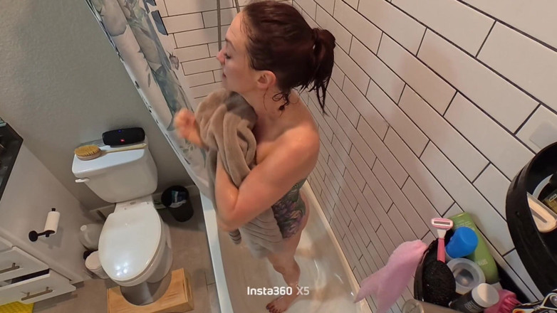 Bigmax8inch: Exhibition de sous la douche, partie 1, nouveau coloc oublié de...