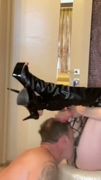 Boot Mistress Olga Dominate Her Sex Slave for Pussy Licking