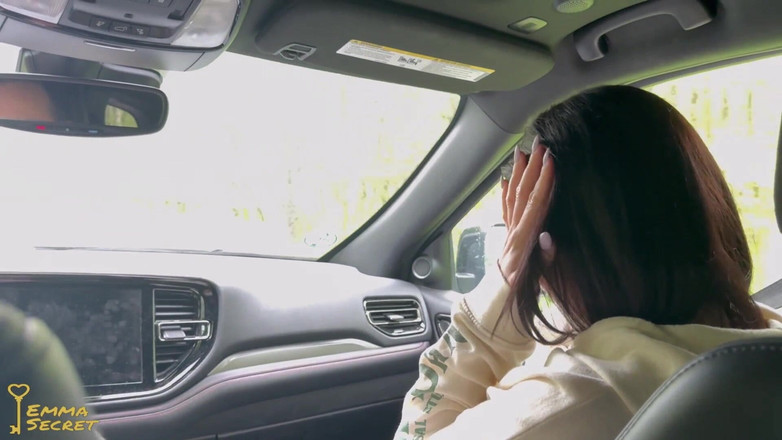 Emma Secret: Šukání stopaře! Ošukaná v autě!