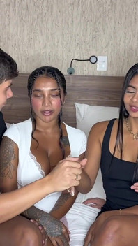 Swingers com um asiático voluptuoso e espanhóis com paus grandes - Yasmina Khan - Tommy Cabrio - Brady Bud