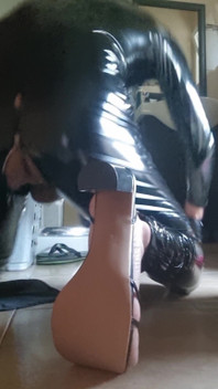 Latex-pup