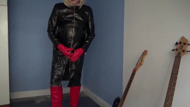 Leather Kirsten: Lebih banyak lagi kulit merah dan hitam dan jala