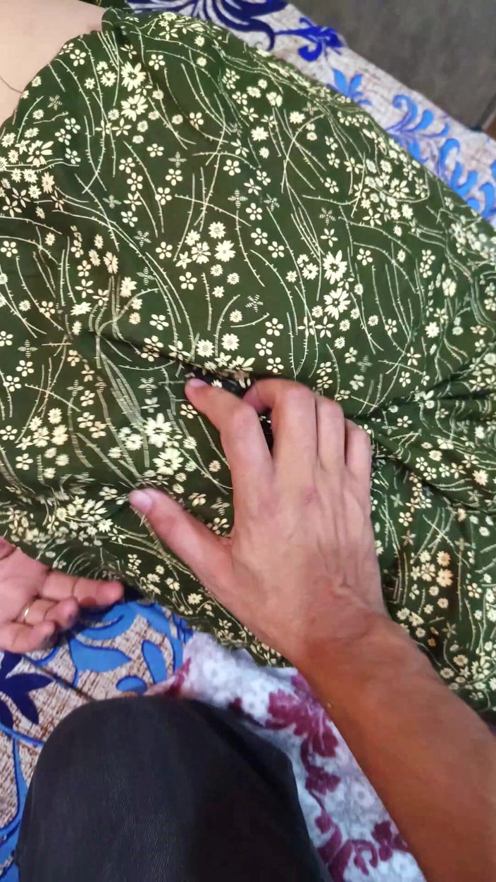 Pathani 420: Masáž se promění v anální sex s tetou Naheed Alizey...