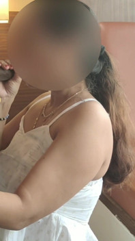 Sekretärin Riya gibt chef blowjob zur beförderung