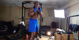 Hallelujah Johnson: Boxing workout klienti musí mít přiměřenou základní sílu, a rozsah...