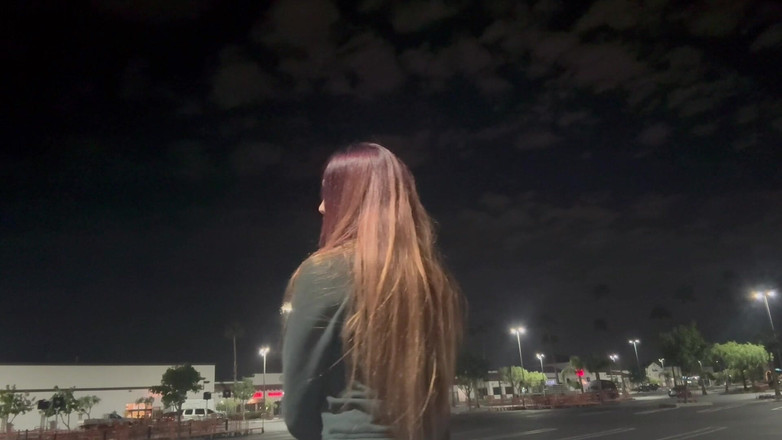 Artemisia Love: Rambut panjang Itali merokok di luar lewat malam merokok