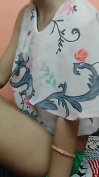 Seks romantik India dengan teman wanita desi video hindi penuh