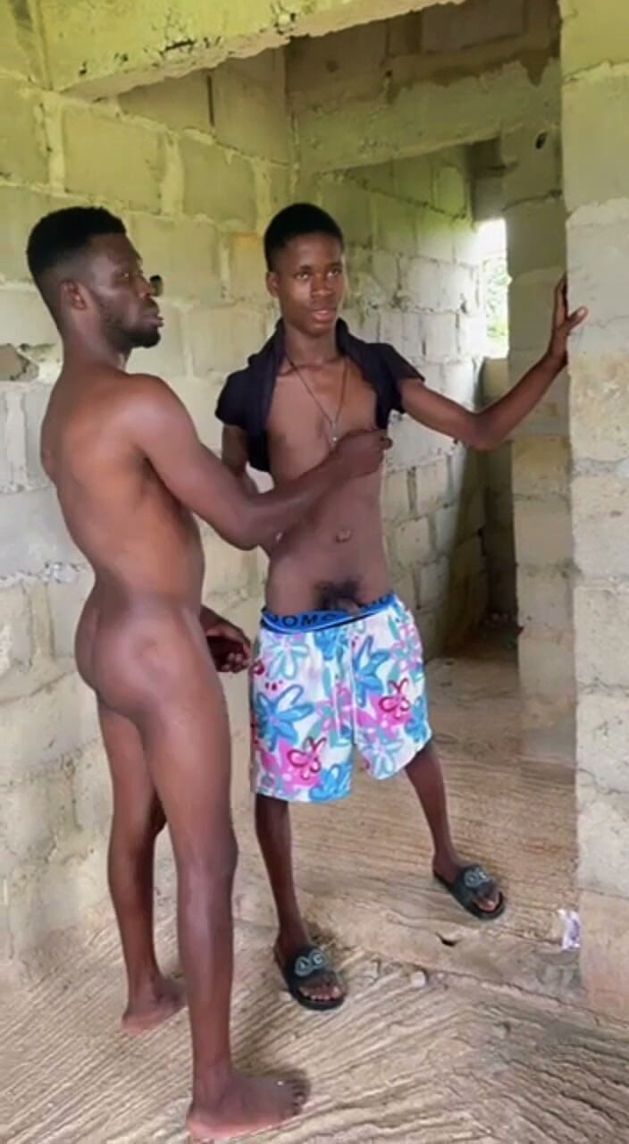 BLACKSHOOTERR: Little Bro Got Fucked by Big Dick in Uncomplicated Building..