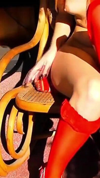 Roodharige latina spijkerbroek cameltoe en poesje vingeren