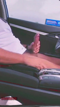 Na Ulici Se Chlubí Svým Obrovským Penisem (málem Ho Chytili!)
