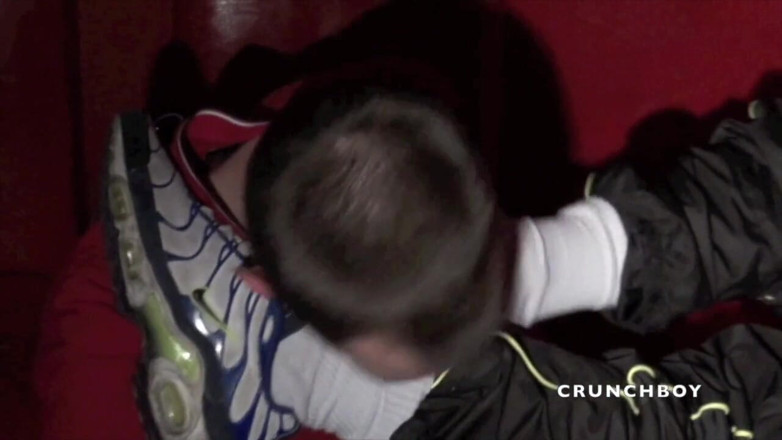 Raw French Bad boys: 悪い男の子積でスニーカーによってXXLコック