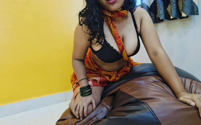 Sexy sonali: Saareでインドの村の女の子finegring