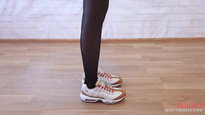 Test-Shoots: L'intervista al video casting della teen tettona rossa lilly mays