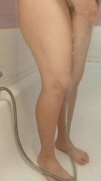Esposa sexy depila o cabelo da buceta